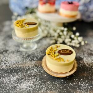 Monoporcja serniczek pistacjowy