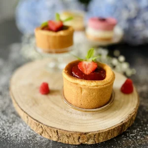 Mini serniczek z owocami