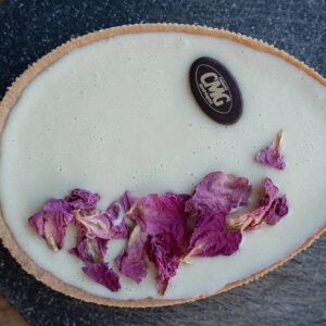 Mazurek jajko z nadzi malinowym i b.czek